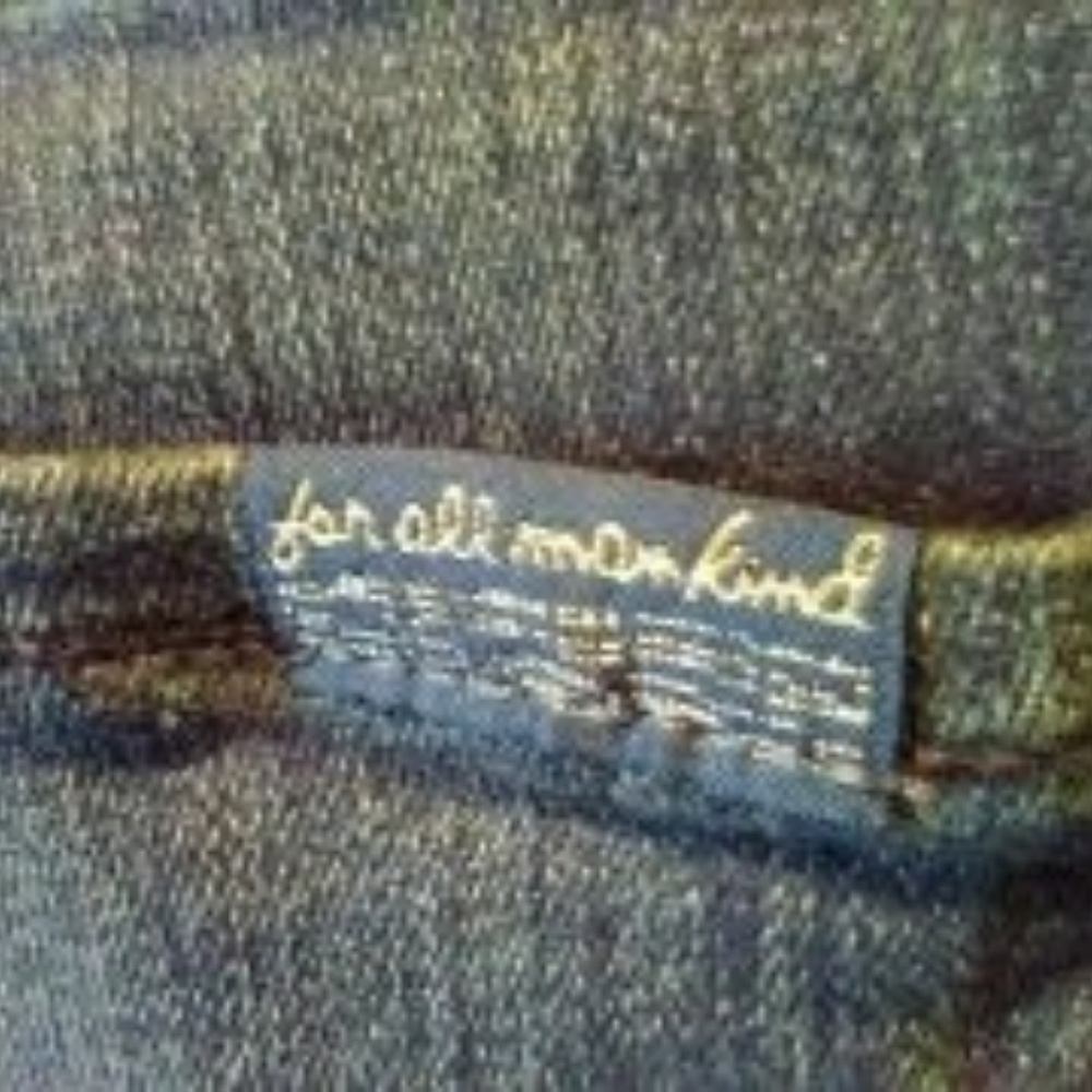 7 For All Mankind - Picture 3 of 5